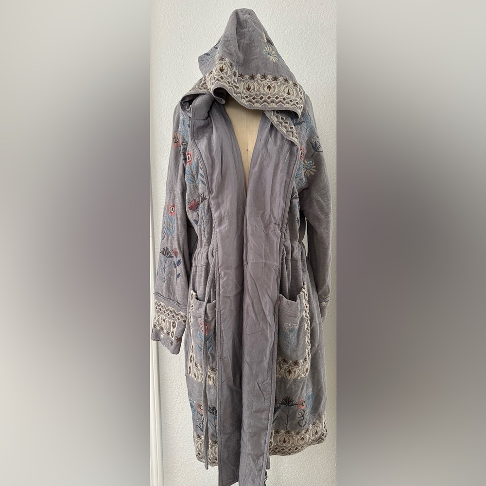 BIYA long Hooded Coat - Picture 3 of 7
